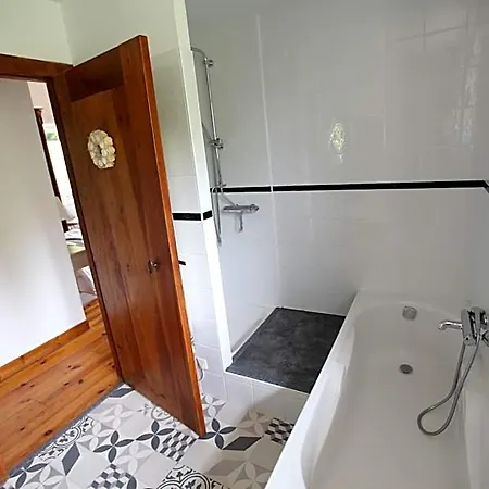 Maison Aretxola לינה וארוחת בוקר 3*
