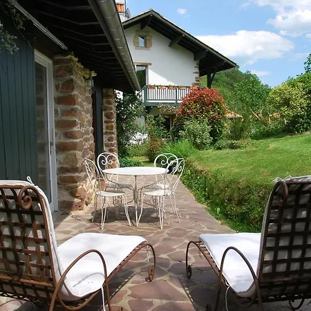 Bed & Breakfast Maison Aretxola 3*