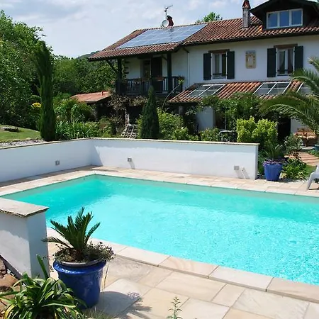 Bed & Breakfast Maison Aretxola