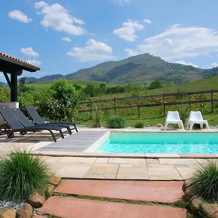 Maison Aretxola Bed & Breakfast 3*