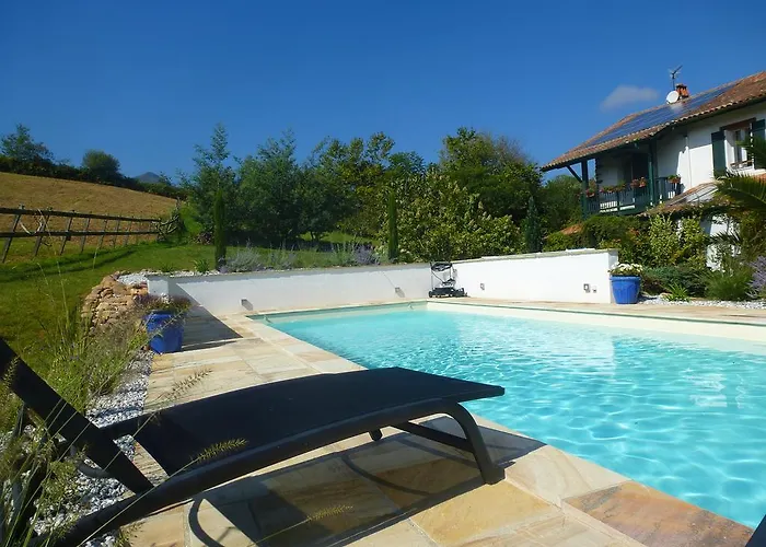 Bed and Breakfast Maison Aretxola 3*