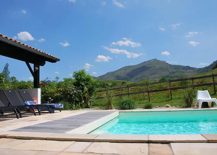 Bed and Breakfast Maison Aretxola 3*