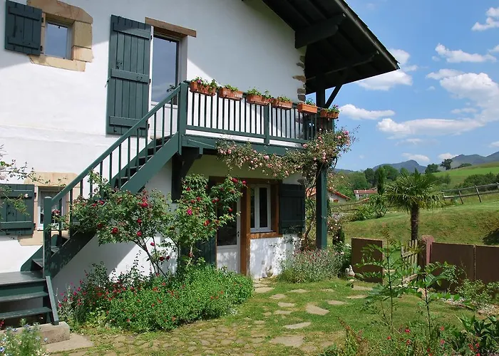 Maison Aretxola Bed and Breakfast 3*